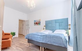 Cost Effective City Life 1Br In Classic Building